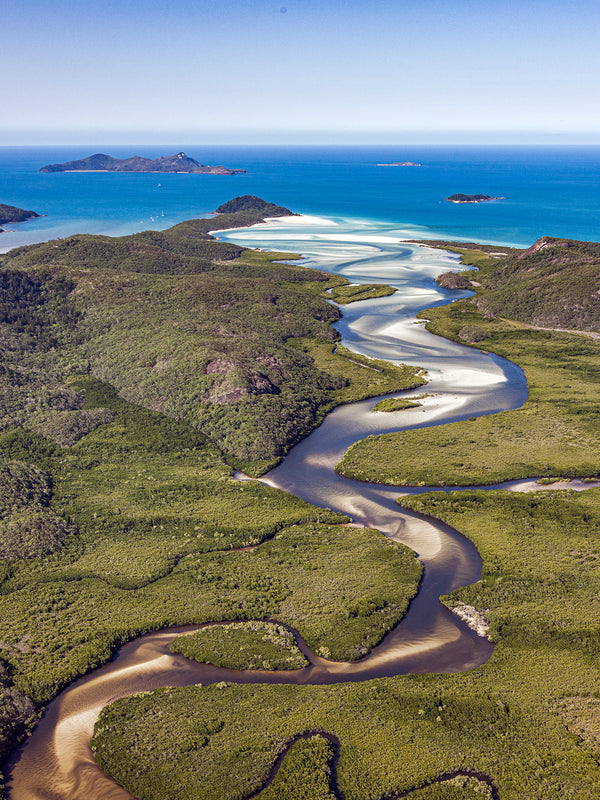 aerial photo of Whitsundays